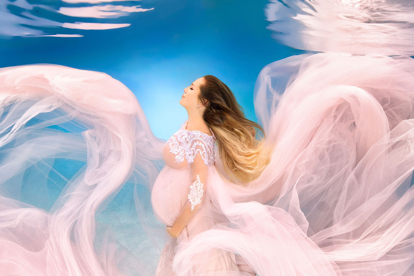 Creative Maternity Photo Ideas to Celebrate Every Kind of Motherhood